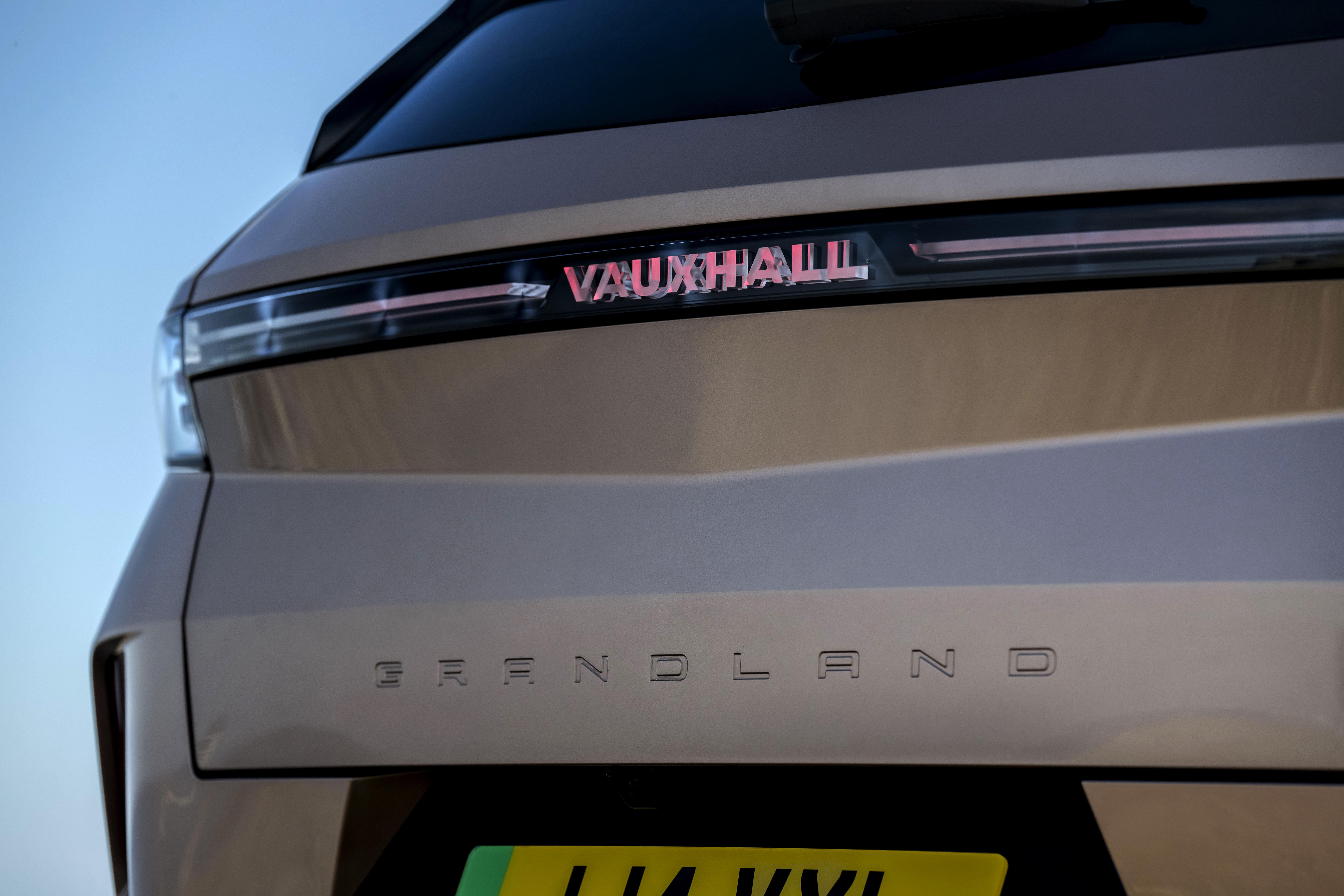 Vauxhall Grandland hybrid vs electric: What’s the difference?